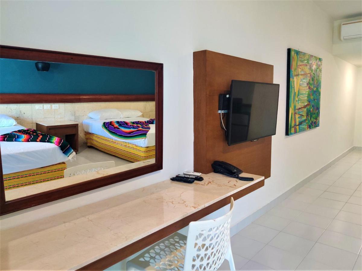 Hotel Mariachi By Kavia 5Th Av بلايا ديل كارمن المظهر الخارجي الصورة