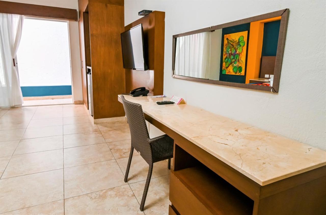 Hotel Mariachi By Kavia 5Th Av بلايا ديل كارمن المظهر الخارجي الصورة