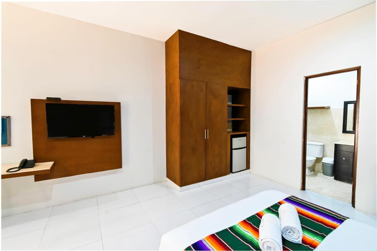 Hotel Mariachi By Kavia 5Th Av بلايا ديل كارمن المظهر الخارجي الصورة